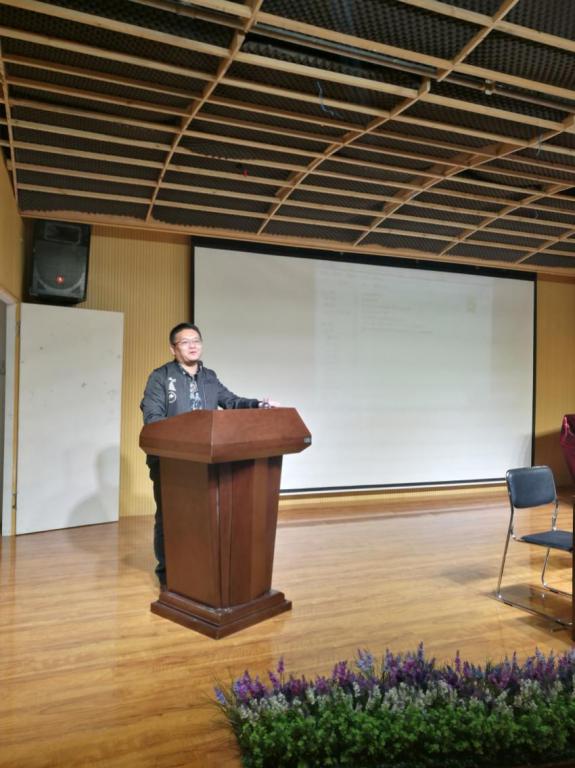陈剑波副总经理为师生做报告